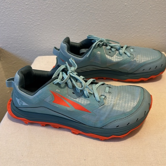 Altra Lone Peak 6, Women’s size 8. - Picture 4 of 6